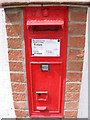 TM3464 : Suffolk Kinsman Victorian Postbox by Geographer