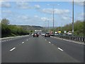 SU9189 : M40 motorway - downhill to the Wye by Peter Whatley