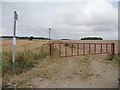 SE5315 : Gated public footpath by Christine Johnstone