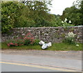 SO2117 : Anti-litter sign scorned, Llangattock by Jaggery