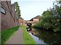 SO8986 : Stourbridge canal, west of Dadford's bridge by Christine Johnstone