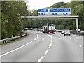 SU8691 : Northbound M40, Sign Gantry approaching Junction 4 by David Dixon