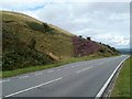 SN9721 : Heather triangle in the Brecon Beacons by Jaggery