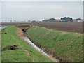 SE7819 : Field entrance bridge over Reedness Drain by Christine Johnstone