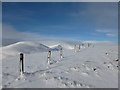 NO0868 : Old fence on Creag an Dubh Shluic by Alan O'Dowd