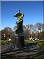 TQ3877 : Henry Moore sculpture in Greenwich Park by Stephen Craven