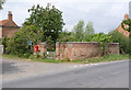 SK7967 : Pinfold and postbox, Grassthorpe by Alan Murray-Rust