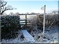 SJ4363 : Entrance to a public footpath, Sandy Lane by Christine Johnstone