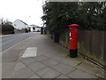 TM1745 : A1071 Woodbridge Road & Post Mill Close Postbox by Geographer