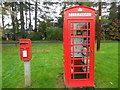 SU7183 : Red post box and telephone box at Shepherd's Green by David Hillas