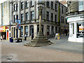 NT0987 : Market Cross, Dunfermline High Street by David Dixon