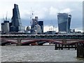 TQ3180 : Blackfriars Bridge and the cluttered London skyline by Richard Humphrey