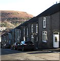 ST0895 : Houses alongside a steep descent, Ynysmeurig Road, Abercynon by Jaggery