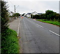 SS9272 : Start of the pavement alongside the B4265, Wick by Jaggery