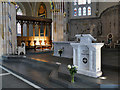 NS5964 : St Andrew's Cathedral, Glasgow - lectern and altar by Stephen Craven