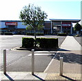 ST3486 : Iceland and Costa in Newport Retail Park by Jaggery