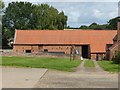 SK6851 : Barn at Bridle Road Farm, Halloughton by Alan Murray-Rust