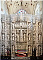 SZ1692 : Carved reredos in Winchester Cathedral by Phil Brandon Hunter