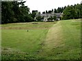 NY8090 : The lawn at Highgreen Manor by Oliver Dixon