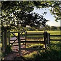 SP2580 : Gate on Coventry Way by The Byre, Berkswell by A J Paxton