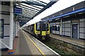 SU9949 : Train in platform 6 at Guildford by DS Pugh