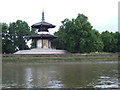 TQ2777 : Peace Pagoda, Battersea Park by Malc McDonald