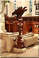 TQ1587 : St Mary, Church Hill, Harrow on the Hill - Lectern by John Salmon