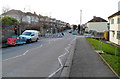 ST3090 : Temporary traffic lights, Pillmawr Road, Malpas, Newport by Jaggery