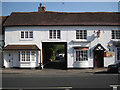 SP1565 : 167 High Street, entry and off-licence by Robin Stott