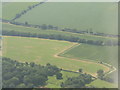 TL0417 : Fields and hedgerows near Kensworth by M J Richardson