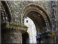 TQ7468 : Detail of Norman colonnade in Rochester Castle by Patrick Mackie