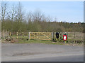 TL5127 : Entrance to Linnets Wood by Roger Jones