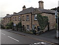 SK2168 : Heart-shaped clump of ivy on Pudding Cottage, Bakewell by Jaggery