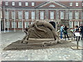 O1533 : Dublin Castle: sand sculptures by Jonathan Hutchins