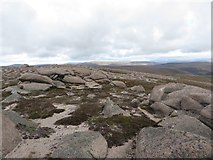  : Exposed rocks on Creag Mhor by Graham Robson