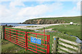 HP5004 : Gates onto the Beach by Des Blenkinsopp