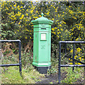 O2314 : Victorian Postbox, Rocky Valley by Rossographer