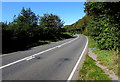 ST0167 : Bend in the B4265 at the southern edge of St Athan by Jaggery