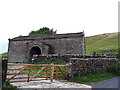 SD8776 : Stone barn, Halton Gill by Stephen Craven