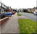 ST3091 : Rowan Way pavement, Malpas, Newport by Jaggery