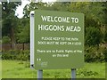 SK7053 : Welcome to Higgons Mead by Alan Murray-Rust