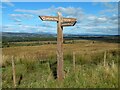 NS4683 : Signpost on the John Muir Way by Lairich Rig