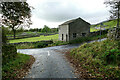 SD9491 : Rare, unconverted barn above Askrigg by Andy Waddington