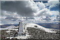 NY2629 : Skiddaw summit ridge by Andy Waddington