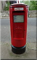 NO7157 : Elizabethan postbox on Bridge Street, Montrose by JThomas