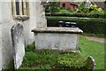 SU7691 : Chest tomb, St Mary's church by N Chadwick