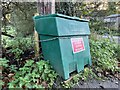 SJ7950 : Anti-vandal grit bin (1) by Jonathan Hutchins