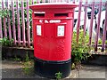 SE1437 : Queen Elizabeth II Double Aperture Postbox, Otley Road, Shipley by Stephen Armstrong