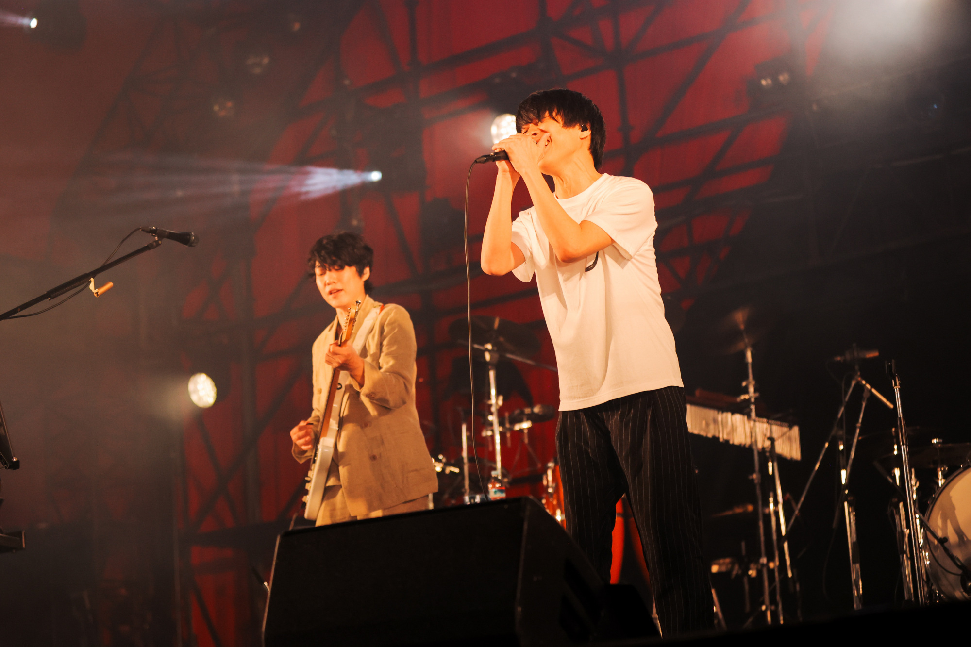 フジファブリック x 斎藤宏介（UNISON SQUARE GARDEN/XIIX） （C）RISING SUN ROCK FESTIVAL　撮影＝大峡典人