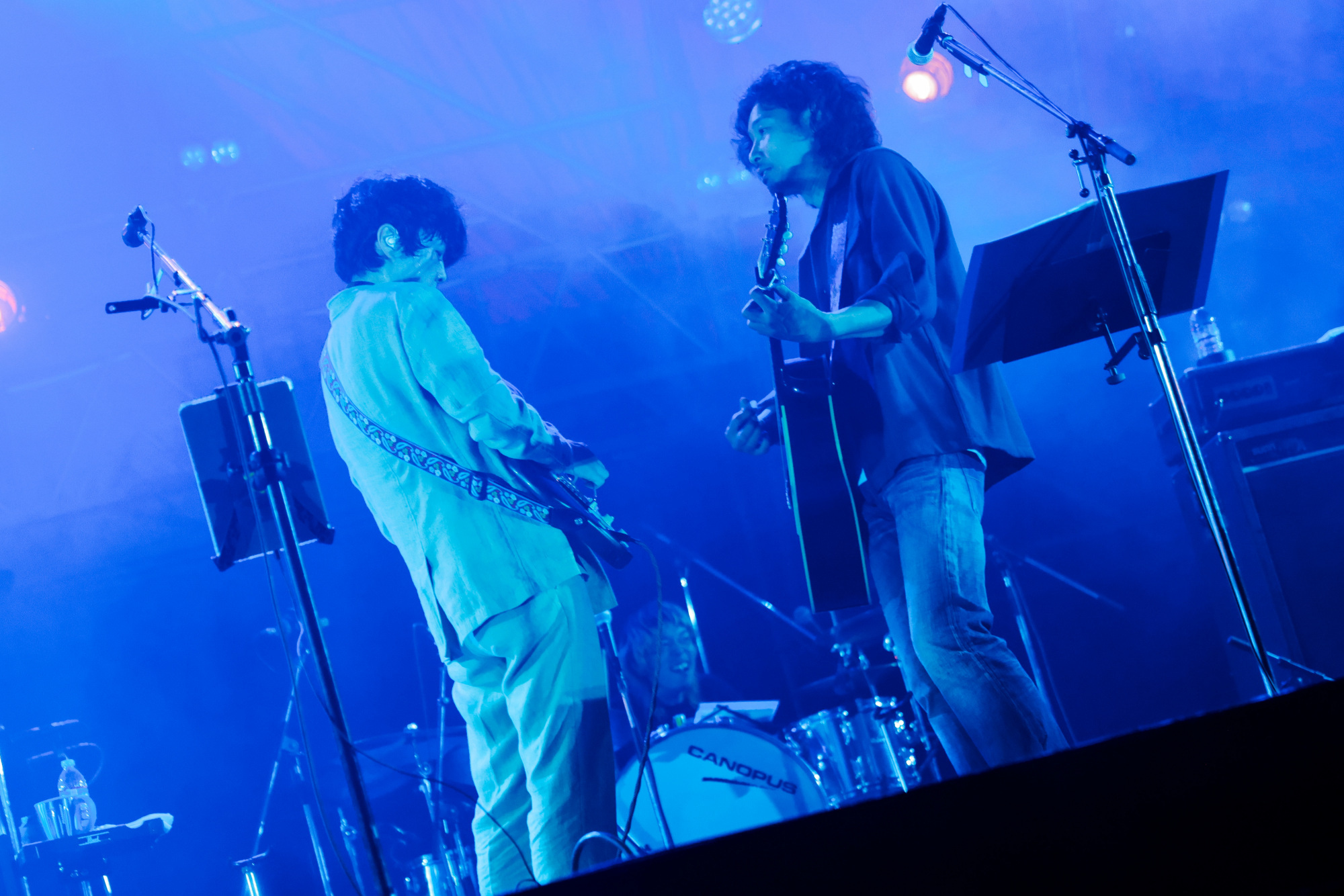 フジファブリック x 斉藤和義 （C）RISING SUN ROCK FESTIVAL　撮影＝大峡典人